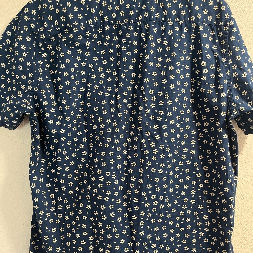 Short sleeve button down - Picture 2 of 5